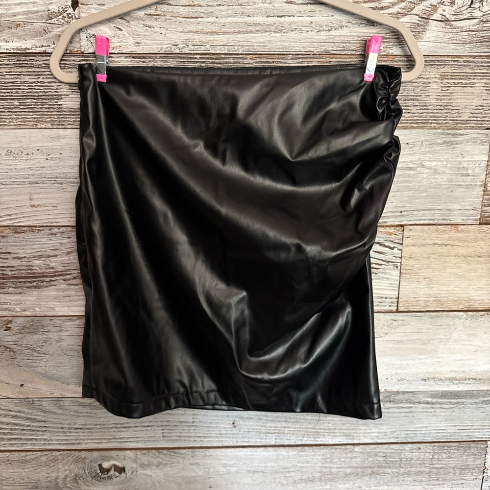 SHEIN Black Faux Leather Pencil Skirt - Picture 2 of 5